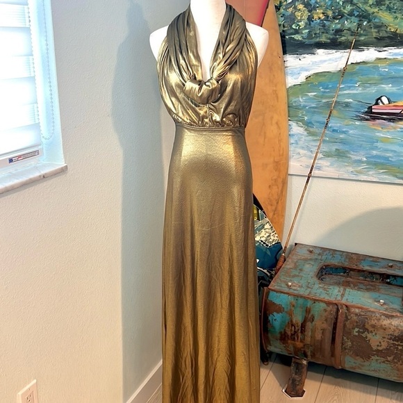 Metallic Gold,Sexy Infinity Dress, Lined,,EUC, SO Many Style Options,Size XS/S - Picture 8 of 12